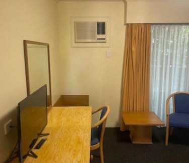 Mount Ommaney Hotel | Cozy 1 Bedroom Ideal 4 Business