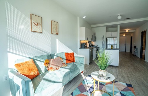 Eisenhower East Apartamento | Cozy 1-Bedroom w/FREE Parking/RooftopPool/Doggy Park