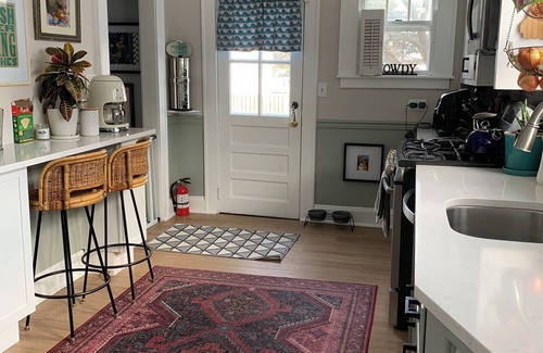 Westwood Casa | Cozy 1 BR and Bathroom Share in 3BR House In Westwood- Female Only