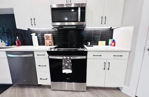 McNeil Apartamento | Cozy 1BR Near Domain Pool &Gym