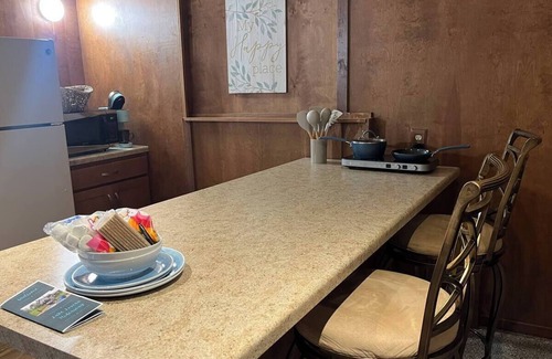 Lauderdale Lakes Casa | Cozy 2-bed, 1 bath Retreat in Elkhorn, WI close to Lauderdale Lakes