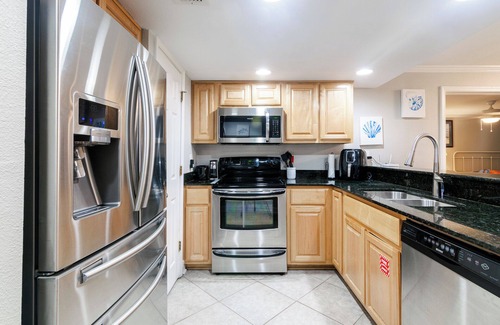 Biloxi Villa | Cozy 2 bed 2 bath condo at the beachside Ocean Club Villas