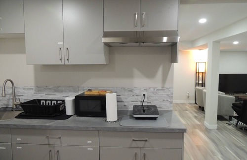 Winnipeg Casa | Cozy 2-Bedroom basement Suite with Private entrance South Winnipeg.