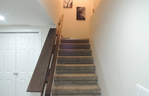 Winnipeg Casa | Cozy 2-Bedroom basement Suite with Private entrance South Winnipeg.