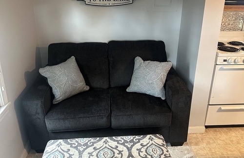 Laconia Cabaña | Cozy 2-bedroom Cottage on Paugus Bay