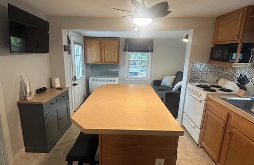 Laconia Cabaña | Cozy 2-bedroom Cottage on Paugus Bay