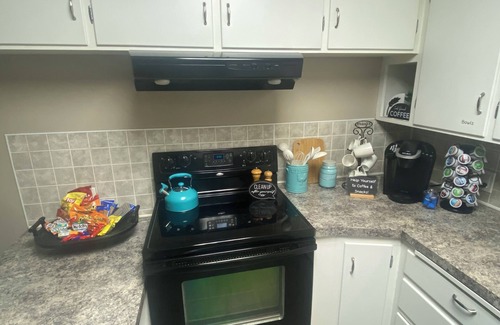 McPherson Casa | Cozy 2-bedroom home near McPherson College/park with HUGE yard- NO CLEANING FEES