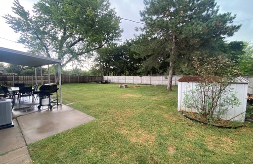 McPherson Casa | Cozy 2-bedroom home near McPherson College/park with HUGE yard- NO CLEANING FEES