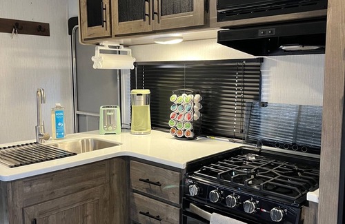 Polvadera Casa | Cozy 2-bedroom RV in peaceful San Acacia! StarLink Internet