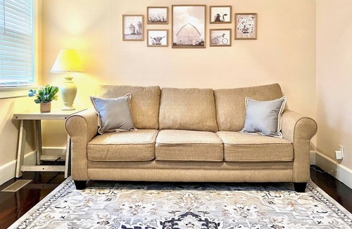 La Crosse Casa | Cozy 3 Bedroom / 1.5 Bath House Close to Everything!