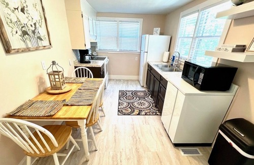 La Crosse Casa | Cozy 3 Bedroom / 1.5 Bath House Close to Everything!