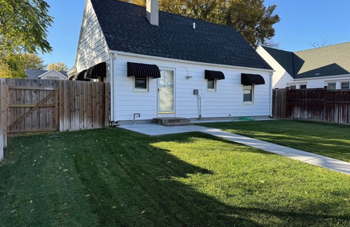 McCook Casa | Cozy 3-bedroom cottage with AC and WiFi in central McCook location
