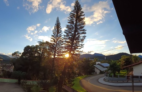 Pomerode Casa | Cozy 3-bedroom house in downtown Pomerode - Guesthouse - Accommodation