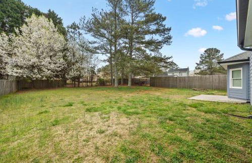 Loganville Casa | Cozy 3 BR house with Wi-Fi near Tribble Mill Park