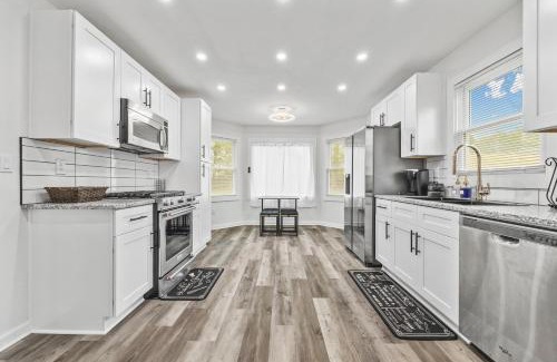 Loganville Casa | Cozy 3 BR house with Wi-Fi near Tribble Mill Park