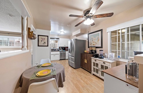 Mayflower Village Casa | Cozy 3b2b Single house with AC in Monrovia w/backyard patio