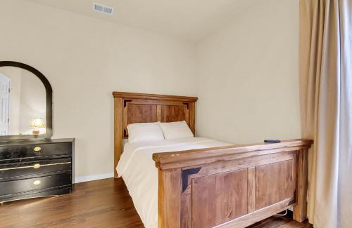 Lincolnville Casa | Cozy 4-bed, 2-bath Spacious Family Home