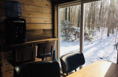 Champion Cabina | Cozy 4-bedroom cabin in 7 springs w/ hot tub for winter and pool in summer