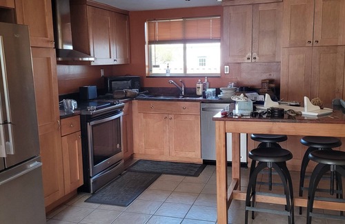 Bay View Cabaña | Cozy 4 bedroom cottage with a relaxing patio