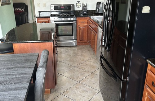 Olivehurst Casa | Cozy 4-bedroom house with Pool and Hot Tub in beautiful Plumas Lake
