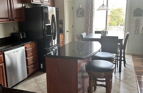 Olivehurst Casa | Cozy 4-bedroom house with Pool and Hot Tub in beautiful Plumas Lake