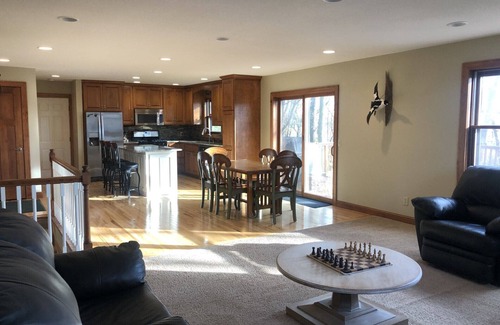 Buffalo Casa | Cozy 4-bedroom house in adorable Buffalo with AC, WiFi