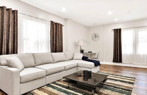 East Lansdowne Casa | Cozy 4BR Home, Sleeps 12, Near PHL, Eagles Field, UPENN, Fast Wi-Fi, Queen Bed, Parking