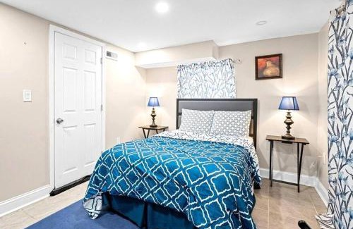 East Lansdowne Casa | Cozy 4BR Home, Sleeps 12, Near PHL, Eagles Field, UPENN, Fast Wi-Fi, Queen Bed, Parking