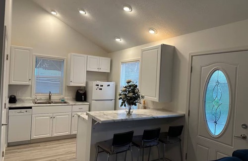 White Bear Lake Casa | Cozy 5-Star Guesthouse on Bald Eagle Lake - Serene and Peaceful.