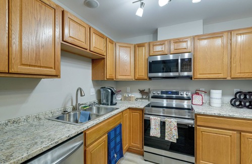 Campbell Park Apartamento | Cozy Anchorage Apartment w/ Gas Fireplace!