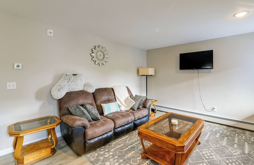 Campbell Park Apartamento | Cozy Anchorage Apartment w/ Gas Fireplace!