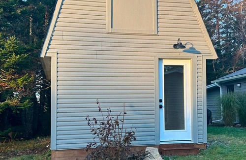 Clifton Royal Casa | Cozy and artistic barn studio near the oceanside village of St. Martins