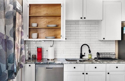 El Paso Casa | Cozy and charming centrally located in the historic Kern/Rim neighborhoods.