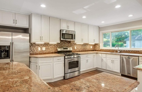 Tallman Casa | Cozy and Clean Cental / Northern Bergen County Home