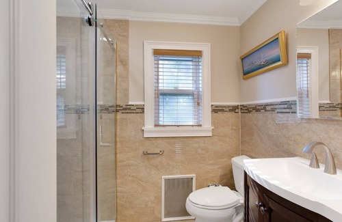 Tallman Casa | Cozy and Clean Cental / Northern Bergen County Home