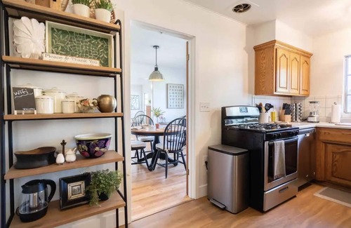 Cascade Cabaña | Cozy Anderson Cottage close to everything!