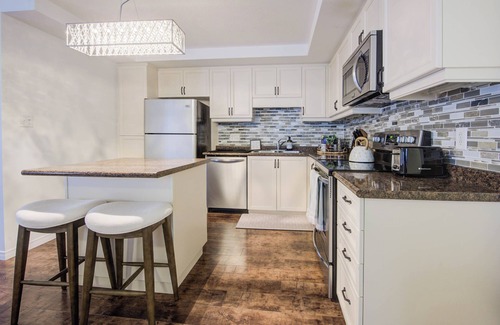 Highland West Apartamento | Cozy apartment by highway 8