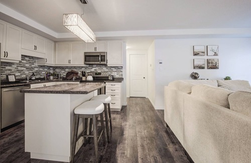 Highland West Apartamento | Cozy apartment by highway 8