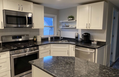 Downers Grove Apartamento | Cozy apartment right in Downtown Downers Grove