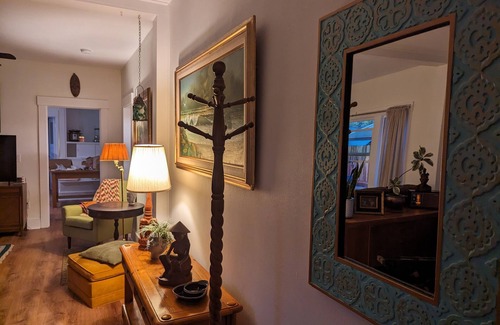 Woodland Cabaña | Cozy artsy home near downtown for family's and pets