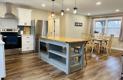 Rock Island Casa | cozy bright modern farm house feel conveniently located 3 bed 2 bath