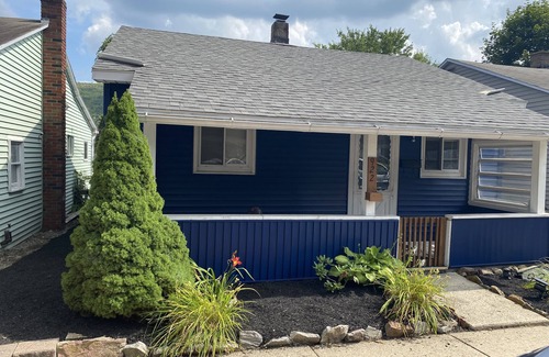Palmerton Casa | Cozy Bungalow tucked in Blue Mountain foothills