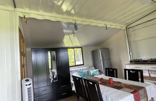 Ciudad Cortés Cabina | Cozy Cabin #2 for 2 in Puerto Cortes with AC and WiFi with beautiful sunsets