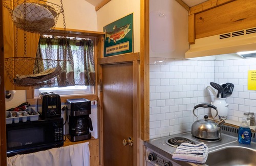 Cooke City-Silver Gate Cabina | Cozy Cabin 4 Miles to YNP and 20 Minutes from the Lamar Valley!