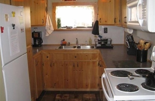 West Yellowstone Cabina | Yellowstone a solo un minuto de distancia Gran cabaña familiar y acogedora!