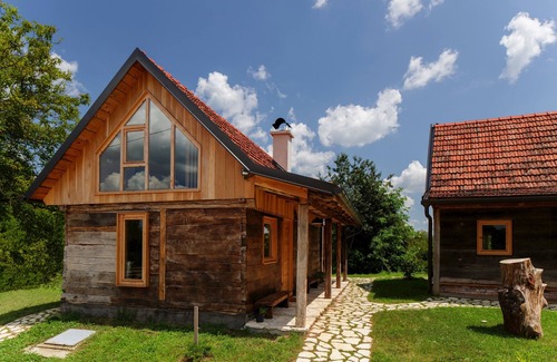 Vojnic Cabina | Acogedora cabaña en la naturaleza, ¡perfecta para parejas!