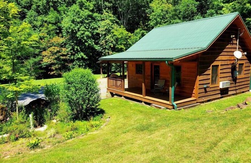 Sylva Cabina | Cozy Cabin Surrounded By Streams