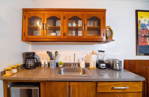 Antoneys Cay Cabina | Cozy cabin west end 1min 2 beach