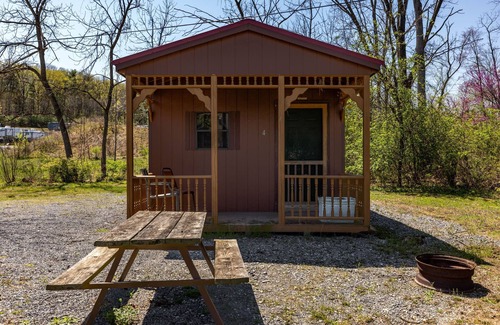 Mifflinburg Cabina | Cozy Cabin4 Within Campground