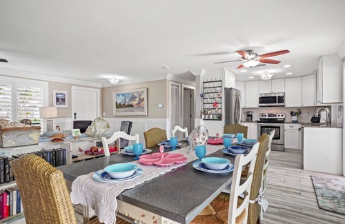 Cape Coral Apartamento | Recuerdos familiares * Bicicletas * Kayaks * Tablas de remo * Suministros de playa * Equipo de pesca * WiFi gratis